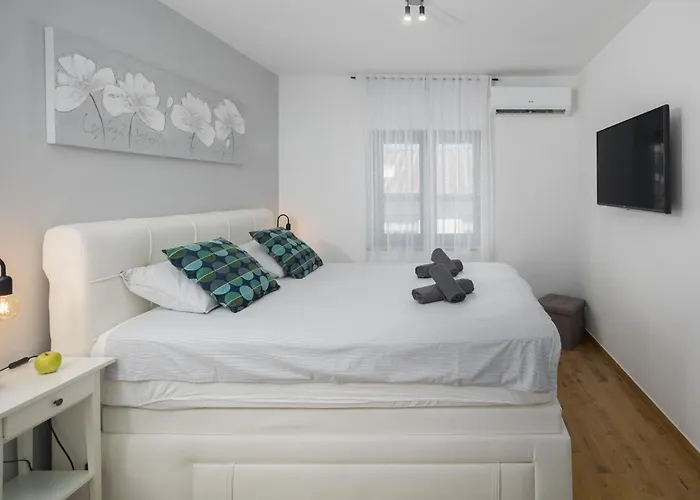 펜션 Three-bedroom In 반졸레
