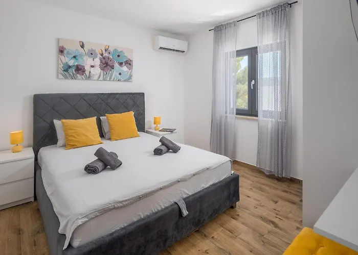 Three-bedroom In 반졸레