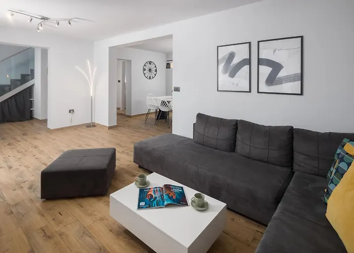 Three-bedroom In 펜션